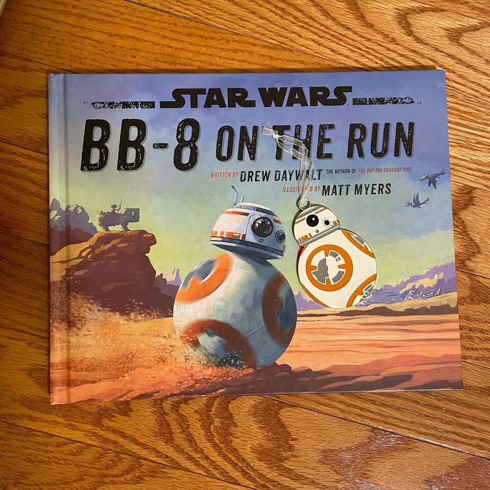 BB-8 BOOK & ORNAMENT BUNDLE
